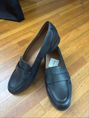 Naturalizer Black Textured Penny Loafers